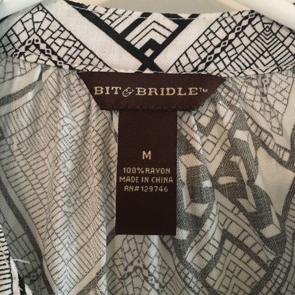 Geometric pattern top - Picture 2 of 3